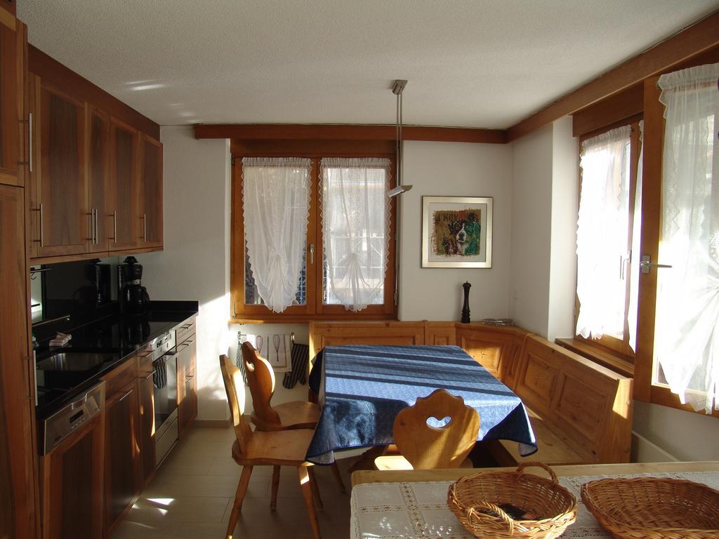Strahlhorn Apartman Zermatt Szoba fotó